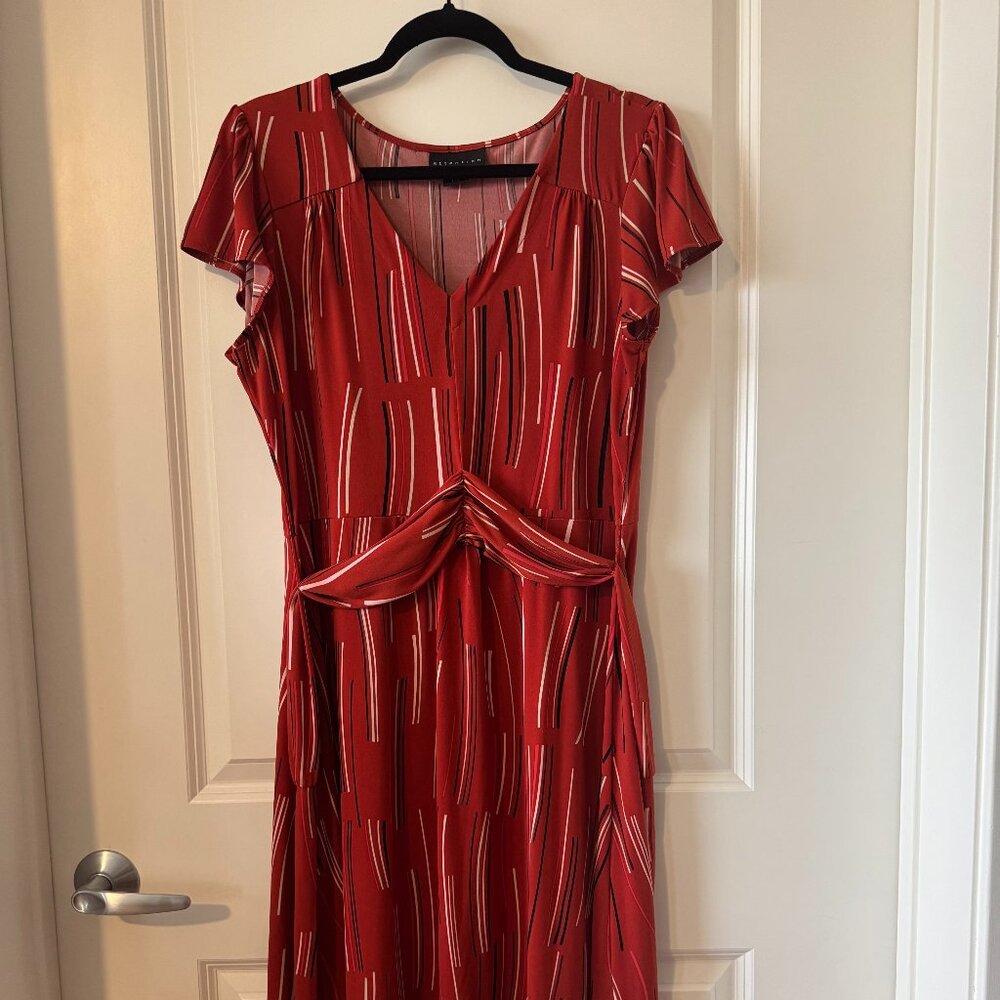 Attention Red Abstract Print Twist Front Midi Dress Flutter Sleeve Size L